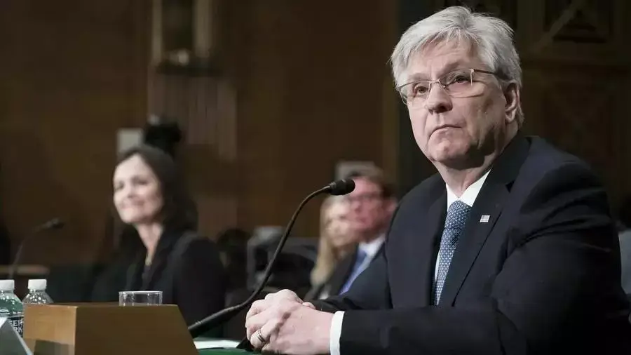 Кристофер Уоллер отметил снижение ажиотажа вокруг криптовалют0