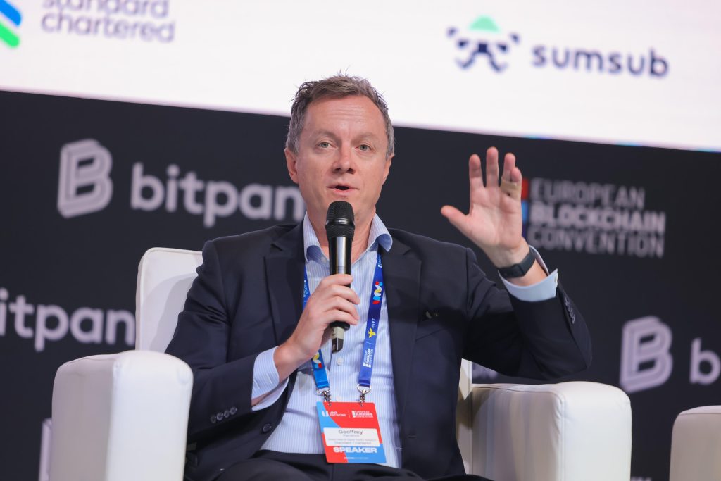 Standard Chartered Revises 2026 Solana Price Forecast, Projects $2,000 by 20300