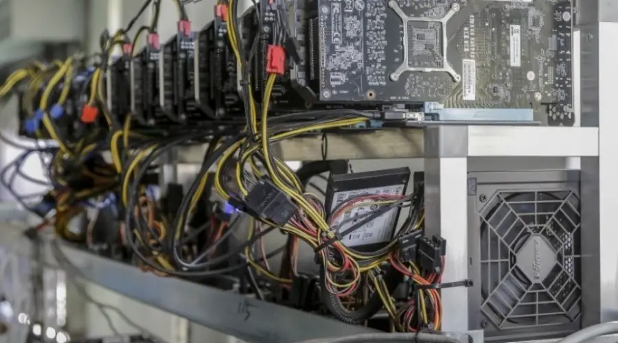 В 31 городе и районе Сибири ввели полный запрет на майнинг0