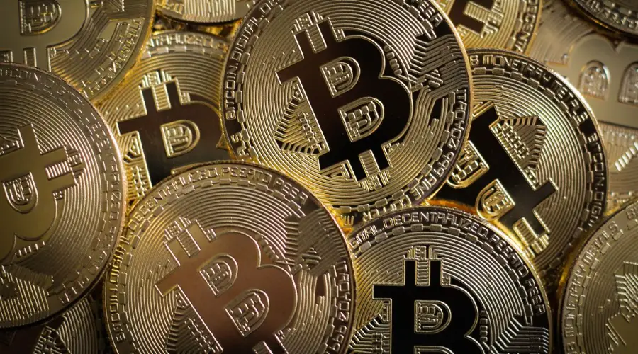 Компания экс-советника Трампа продала биткоины с огромным убытком0