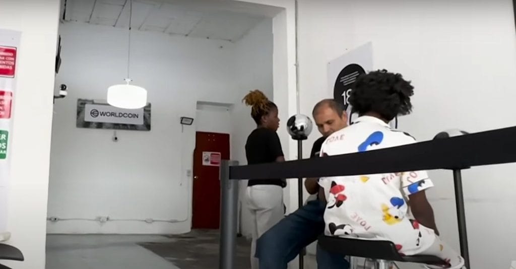 Experts Caution on Worldcoin as Operator Expands Further into Mexico3