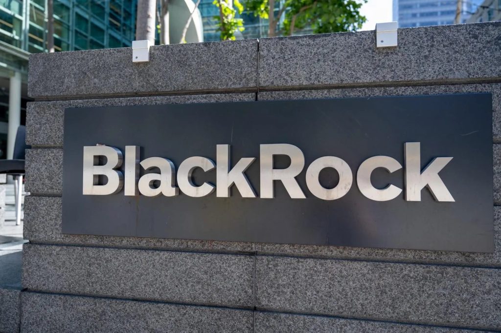 BlackRock Crypto Reduces Ethereum Staking Fee to 18%: A Notable Development?0