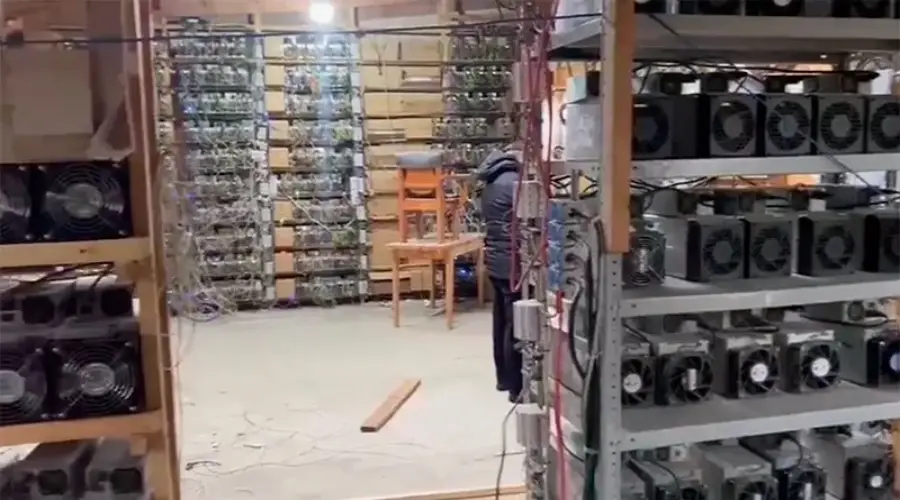 Энергетики выявили нелегальную майнинг-ферму на 160 устройств0
