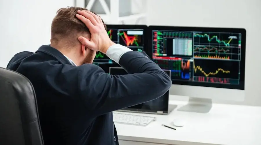 Investors withdrew over $13 billion from DeFi protocols in two days0