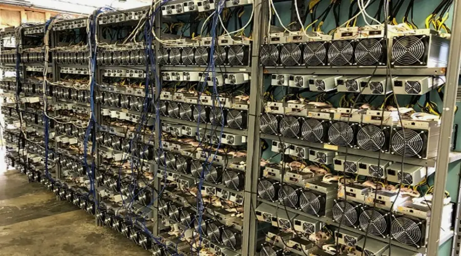 Российский майнер обустроил тайные криптофермы на промбазе и в трех частных домах0