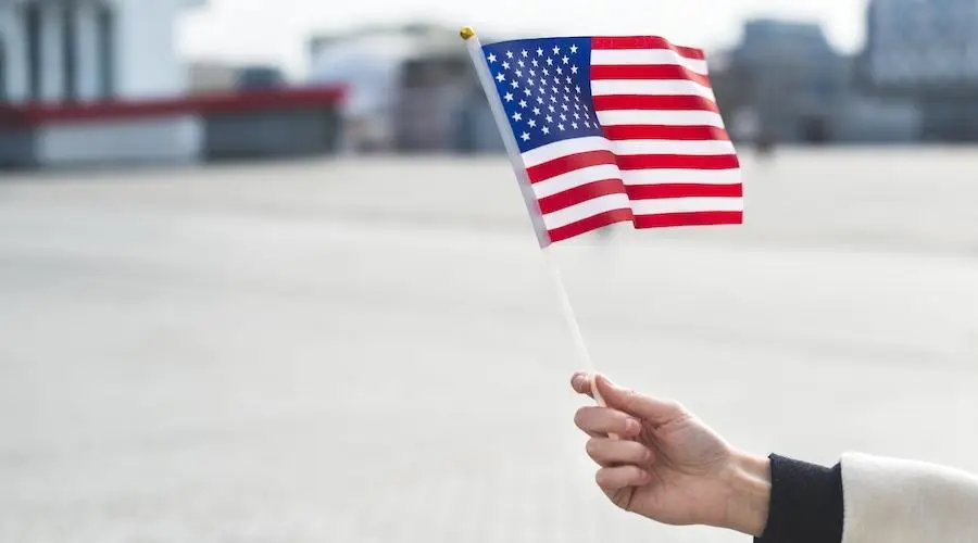 Senator Thom Tillis calls for postponement of the CLARITY bill review0