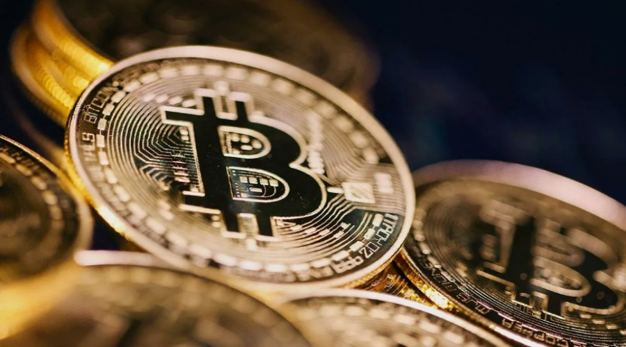 Аналитики Wintermute назвали условие падения биткоина до $70 0000
