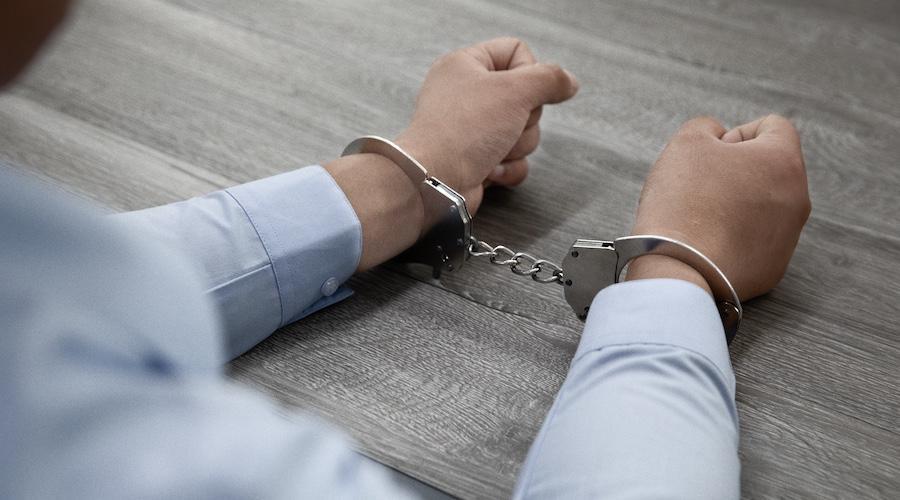 В Москве из-за жалобы пенсионерки уничтожили криптообменник В Москве из-за жалобы пенсионерки уничтожили криптообменник0